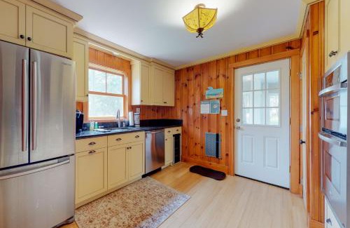 York Harbor House | Necessary Escape