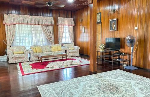 Dungun House | Neelofa Homestay
