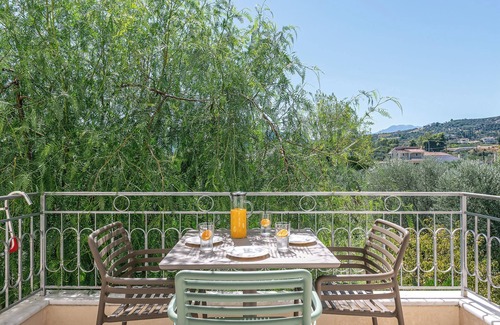 Longos Apartment | NEFELI – KYVELI loft apartments (47m²for 2-5 people)