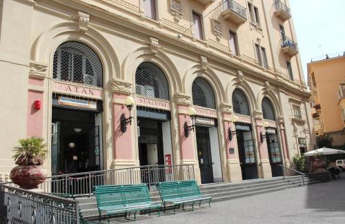 Vomero Apartment | Nel Cuore del Vomero Apartament