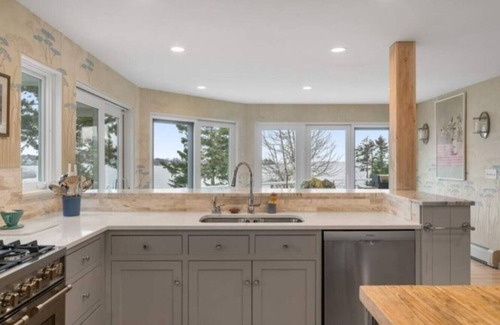 Boothbay Harbor House | Nell`s Watch - Luxurious Oceanfront by Rocky Coast Rentals