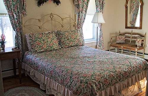 Cooperstown House | Nelson Pines Rose Rm - 1 of 3 private rooms in Cooperstown Classic Victorian