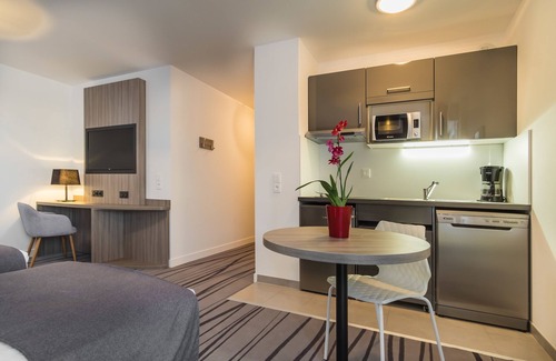 La Fuye-Velpeau House | Nemea Appart Hotel Quai Victor Tours Centre