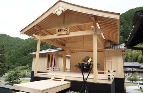 Yoshino Villa | NEOLD Private House Ancient house with a hearth surrounded by the rich nature of Yoshino
