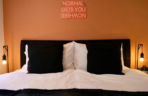 Brighton City Centre Apartment | Neon on the Lanes