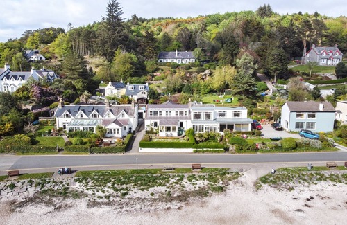 Rockcliffe Cottage | Neptune Cottage - a house that sleeps 8 guests in 5 bedrooms