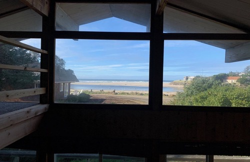 Neskowin Cabin | Neskowin Gem - Beach Front Property