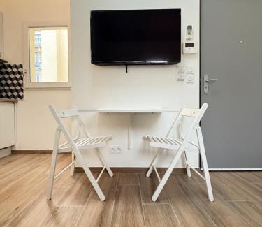 Auteuil Apartment | Nest by Eiffel Tower and Roland Garros