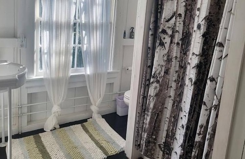 Eagles Mere Cottage | Nestle in this classic "Birchwood" Cottage Eagles Mere.