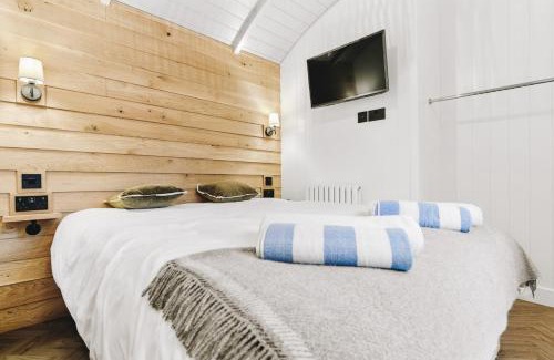 Walberton Apartment | Nestledstays - The Grove