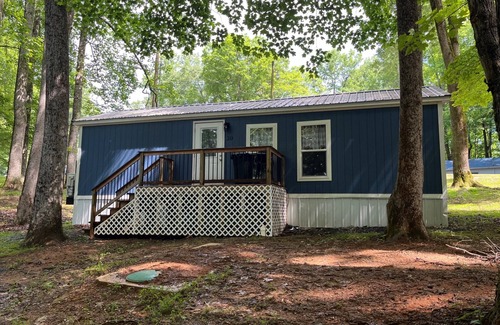 Jamestown Cabin | Nestling 2 Bedroom 1 Bath Cabin at Lake Cumberland #420