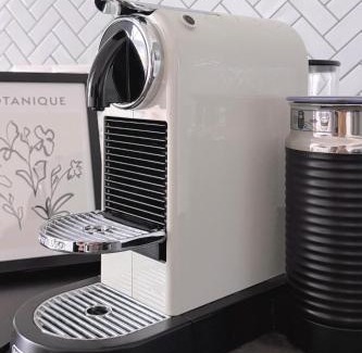 Mitte Apartment | nestup - Zentrales Apartment mit Boxspringbetten, Smart-TV und ausgestatteter Küche