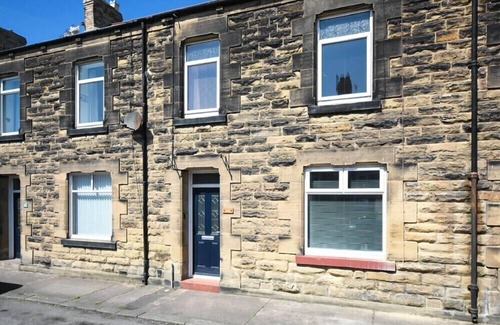 Amble Cottage | NETTIE'S VIEW, pet friendly, country holiday cottage in Amble