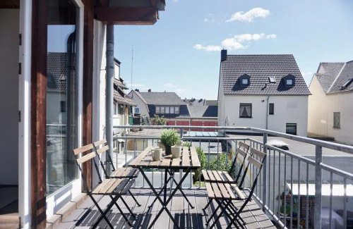Pellenz Apartment | NEU zentrale Wohnung Netflix Balkon 4 Gäste