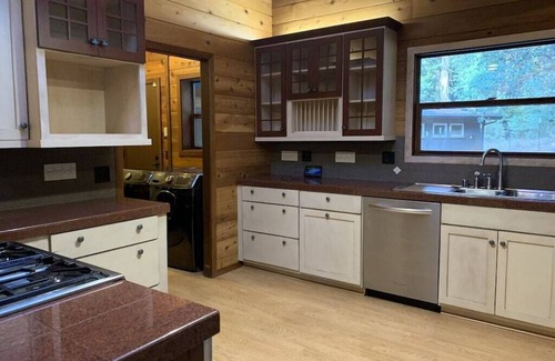 Nevada City Ski Chalet | Nevada City Luxury Retreat. Gorgeous Relaxing Chalet