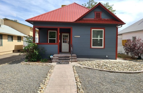 Grand Junction House | NEW 1 Block to Main St. Downtown - 3 bedroom, 2 bath