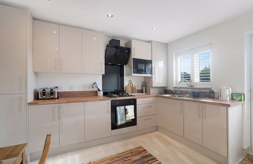 Liverpool House | New! 2BR in Jackson Pond