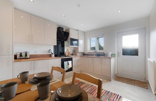 Liverpool House | New! 2BR in Jackson Pond