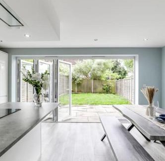 Hemel Hempstead Apartment | New 3 Bed Home with Free Parking