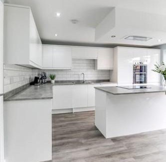 Hemel Hempstead Apartment | New 3 Bed Home with Free Parking