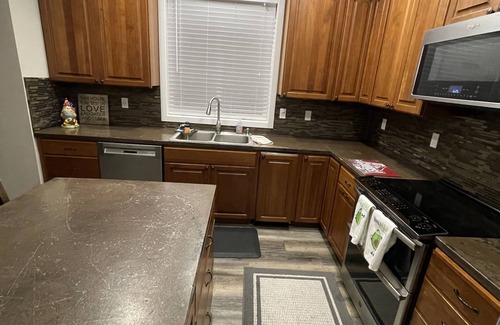 Moses Lake House | New, 3 Bedroom Home Centrally Located in Moses Lake with Room for all Your Toys!