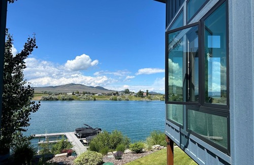 Polson Condo | New! 3-bedroom lake-front condo on Flathead Lake