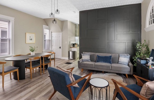 East Walnut HIlls House | NEW! 3-Story Gem, 6BR In the heart of Cincinnati!