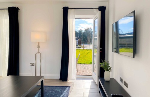 Navestock House | NEW 3BD Home in Historical Crown Farm