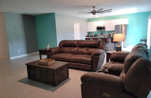 Kingsland House | New 4 Bedroom 2 Bath Home
