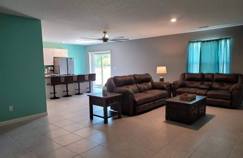 Kingsland House | New 4 Bedroom 2 Bath Home