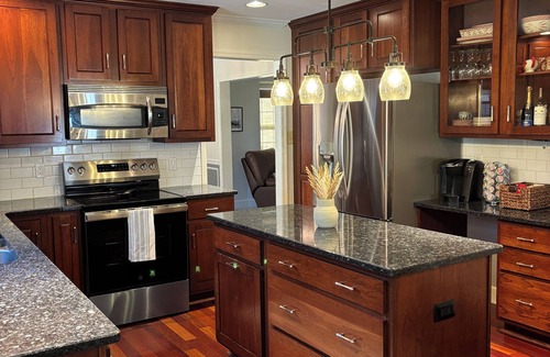 Port Matilda House | New 4-bedroom house in Port Matilda, WiFi, AC, close to town & Beaver stadium