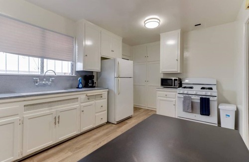 Del Rey House | New 4 bedroom Modern Villa in Mar Vista