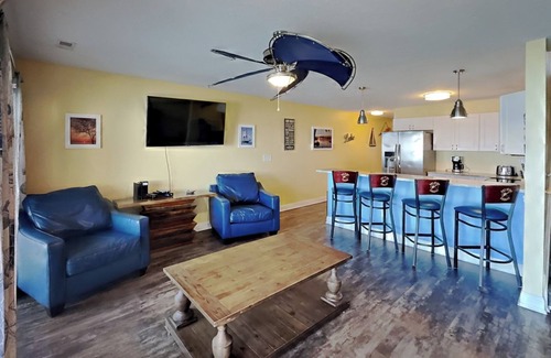 Put-in-Bay Condo | New - 4 BR Put-in-bay Waterfront Condo-All the Comforts of Home- 10 ppl -C211