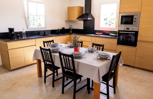 Croagnes Villa | New 4* villa, heated pool.