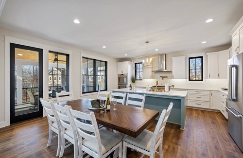 Bumpass House | NEW 6BR Luxury Lakefront Lake Anna Boathouse!