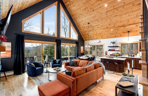Bethel House | New A-Frame Chalet - Mountain Views-Sleeps 14 w/SwimSpa-Firepit-Sauna-DogsOK