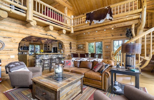 Steamboat Springs Cabin | NEW ABSOLUTE TRANQUILITY! Log cabin, professionally decorated, stunning view