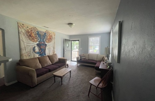 Lakeshore South House | New AGAIN May 9th - Cozy pet-friendly home sleeps 6