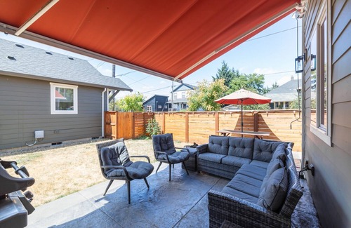 Alberta House | New alberta arts home with all amenities in ideal location, great for families!