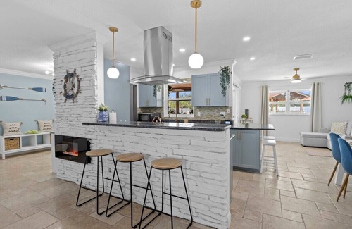 Palma Sola House | New! Amazing Heated Pool, 12 min to Beach & IMG