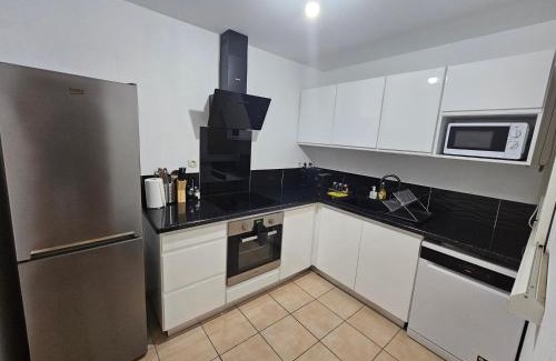 Les Abymes Apartment | NEW Appart 2 chambres avec piscine proche aeroport