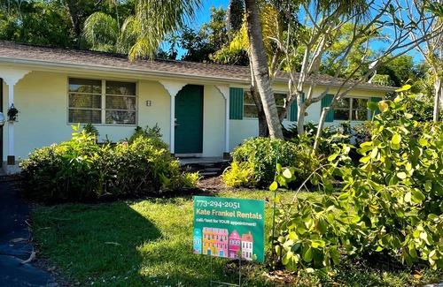 Old Naples House | *NEW* AVAILABLE NOW, Jan, Feb, Mar! FERN COTTAGE! Weekly/Monthly/Yearly Rentals!