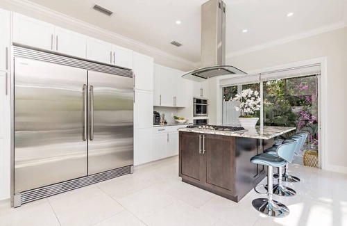 Southside House | New! Beach Villa - Downtown - 6 Beds