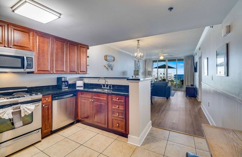 Fort Walton Beach Condo | *NEW* Beachfront Bliss|Sleeps 8|2 Pools|Lazy River