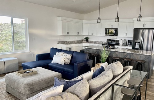 Sweetwater House | New Bear Lake home on golf course, includes private hot tub! IDEAL BEACH ACCESS