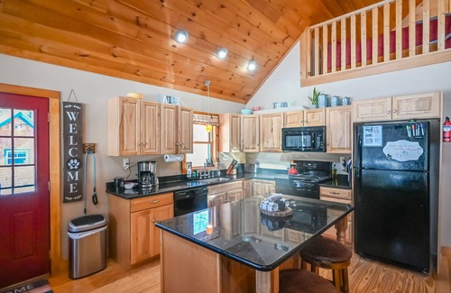 Wakefield House | NEW Beautiful Lakefront Home on Belleau Lake! 500ft of Waterfront!