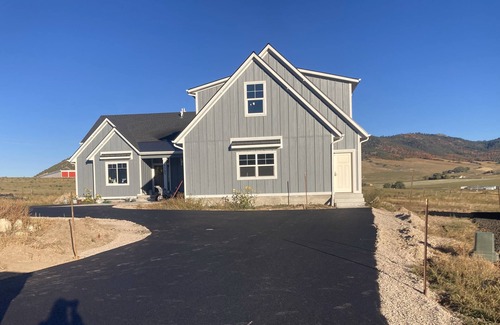 Lava Hot Springs Apartment | New, Beautiful, and Clean! One bedroom, one bath with 500 square feet of space!