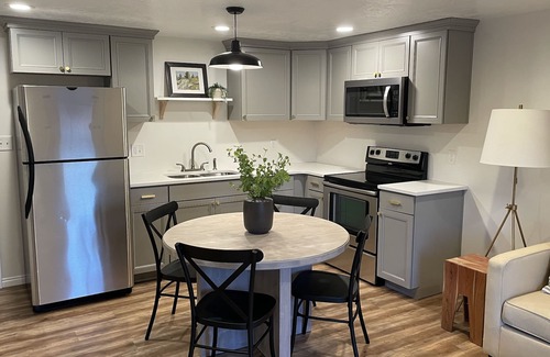 Cottonwood Heights House | New bright basement apartment, near Big Cottonwood Canyon