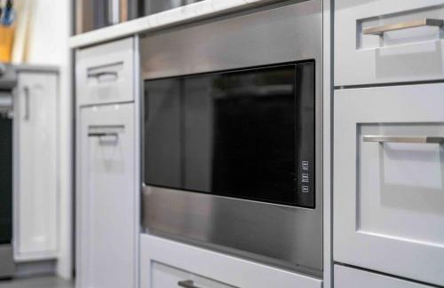 Parkrose Heights House | NEW! - Bright Modern Entire Unit KING BED!