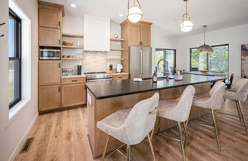 Galena House | New build, modern, hot tub, nature & HOA amenities